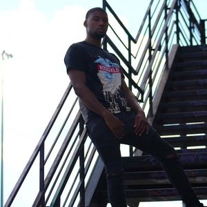 Rosegxld bleach design tee